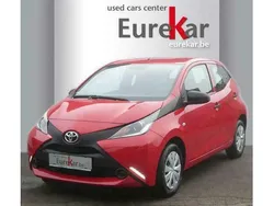 Rood Gebruikt 2017 Toyota Aygo Hatchback | € 9.490 (Eerlijke prijs)