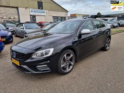Zwart Gebruikt 2015 Volvo V60 R-Design Stationwagen | € 7.950 (Goede deal)