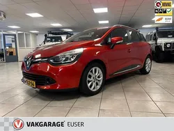 Rood Gebruikt 2014 Renault Clio GrandTour Expression Stationwagen | € 7.950 (Eerlijke prijs)