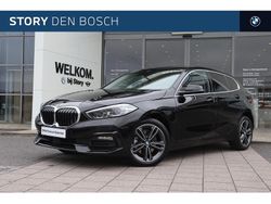 Zwart Gebruikt 2023 BMW 118 Sport Line Hatchback | € 24.450 (Eerlijke prijs)