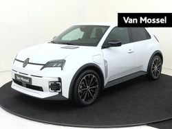 Wit Gebruikt 2025 Renault R5 Komfort Hatchback | € 32.940 (Eerlijke prijs)