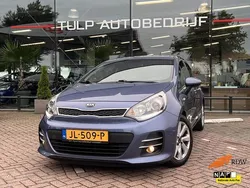 Blauw Gebruikt 2016 Kia Rio Hatchback | € 7.240 (Goede deal)
