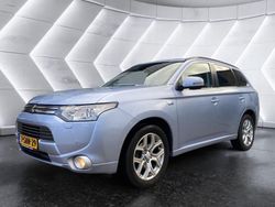 Blauw (metallic) Gebruikt 2013 Mitsubishi Outlander P-HEV Instyle SUV | € 11.940 (Goede deal)