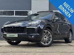, metallic lak Gebruikt 2016 Porsche Cayenne Platinum Edition SUV | € 36.950 (Eerlijke prijs)