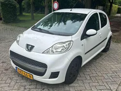 Wit Gebruikt 2011 Peugeot 107 Hatchback | € 4.250 (Eerlijke prijs)