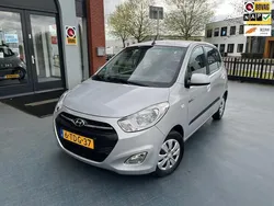 Grijs, metallic lak Gebruikt 2014 Hyundai i10 Hatchback | € 5.950 (Eerlijke prijs)
