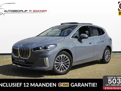Grijs, metallic lak Gebruikt 2023 BMW 225 Active Tourer Luxury Line MPV | € 37.950 (Eerlijke prijs)
