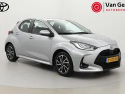 Grijs Gebruikt 2022 Toyota Yaris Hatchback | € 19.999 (Eerlijke prijs)
