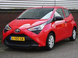 Rood Gebruikt 2021 Toyota Aygo Hatchback | € 9.950 (Goede deal)