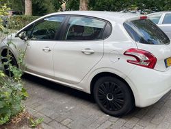Wit Gebruikt 2014 Peugeot 208 Active Hatchback | € 4.500 (Goede deal)
