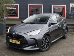 Grijs Gebruikt 2022 Toyota Yaris Hybrid Hatchback | € 20.900 (Eerlijke prijs)