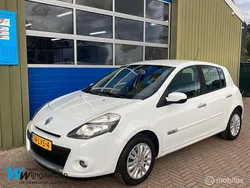 Wit Gebruikt 2010 Renault Clio II Collection Hatchback | € 3.999 (Eerlijke prijs)