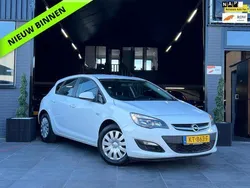 Wit Gebruikt 2013 Opel Astra Selection Hatchback | € 5.950 (Goede deal)