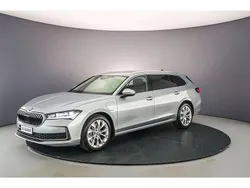 Pebble silver Gebruikt 2024 Skoda Superb Business Line Hatchback | € 44.900