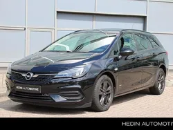 Zwart Gebruikt 2022 Opel Astra Design & Tech Stationwagen | € 17.995 (Eerlijke prijs)