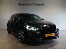 Zwart Gebruikt 2020 BMW 118 Sport Line Hatchback | € 17.450 (Iets duurder)