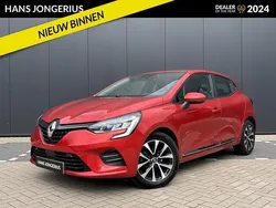 Rood Gebruikt 2020 Renault Clio V Zen Hatchback | € 12.949 (Eerlijke prijs)