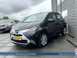 Zwart Gebruikt 2017 Toyota Aygo X-clusiv Hatchback | € 8.950 (Eerlijke prijs)