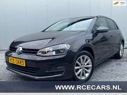 Grijs, metallic lak Gebruikt 2015 VW Golf VII LOUNGE Hatchback | € 11.945 (Eerlijke prijs)