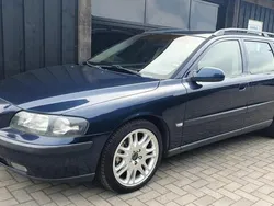 Blauw Gebruikt 2001 Volvo V70 Comfort Stationwagen | € 995 (Goede deal)