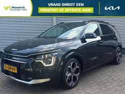 Zwart, metallic lak Gebruikt 2023 Kia Niro SUV | € 31.440 (Eerlijke prijs)