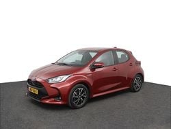 Rood Gebruikt 2020 Toyota Yaris Hybrid Hatchback | € 21.450 (Iets duurder)