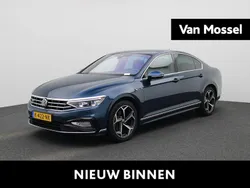 Blauw Gebruikt 2021 VW Passat Business+ Sedan | € 26.400 (Eerlijke prijs)