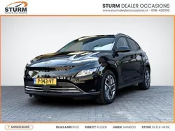 Zwart Gebruikt 2022 Hyundai Kona Premium SUV | € 23.995 (Eerlijke prijs)