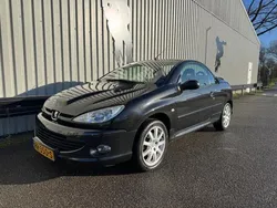 Zwart Gebruikt 2004 Peugeot 206 CC GT Cabriolet | € 1.995