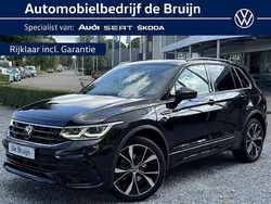 Zwart Gebruikt 2023 VW Tiguan R-line SUV | € 40.650 (Eerlijke prijs)