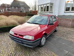 Rood Gebruikt 1995 Renault 19 | € 1.580