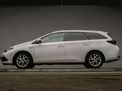 Wit Gebruikt 2018 Toyota Auris Touring Sports Sport Stationwagen | € 17.945 (Eerlijke prijs)