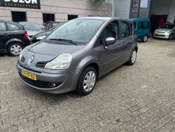 Grijs, metallic lak Gebruikt 2008 Renault Grand Modus Dynamique MPV | € 2.649 (Eerlijke prijs)