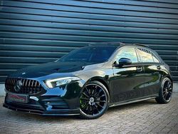 Zwart / kosmoszwart metalliclak Gebruikt 2018 Mercedes A250 AMG Hatchback | € 29.950 (Eerlijke prijs)