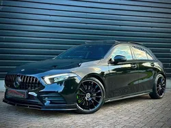 Zwart / kosmoszwart metalliclak Gebruikt 2018 Mercedes A250 AMG Hatchback | € 29.950 (Eerlijke prijs)