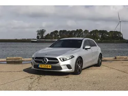Grijs Gebruikt 2018 Mercedes A200 Edition Hatchback | € 19.950 (Eerlijke prijs)