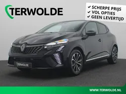 Zwart Gebruikt 2024 Renault Clio V Techno Hatchback | € 23.840 (Duur)