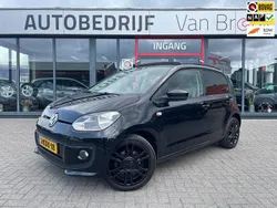 Zwart Gebruikt 2013 VW up! Highline Hatchback | € 5.400 (Eerlijke prijs)