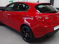 Rood Gebruikt 2017 Alfa Romeo Giulietta Super Hatchback | € 13.999 (Eerlijke prijs)