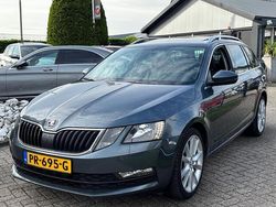 Grijs Gebruikt 2017 Skoda Octavia Stationwagen | € 8.450 (Eerlijke prijs)