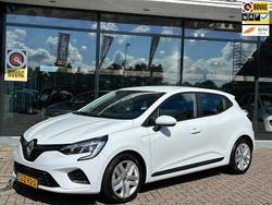 Wit Gebruikt 2021 Renault Clio V Business Hatchback | € 12.449 (Eerlijke prijs)