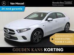 Wit Gebruikt 2021 Mercedes A250 Luxury Hatchback | € 27.945 (Eerlijke prijs)