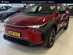 Rood Nieuw 2025 Toyota bZ4X Active SUV | € 42.995 (Eerlijke prijs)