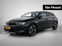 Zwart Gebruikt 2023 Opel Astra Hatchback | € 20.940 (Eerlijke prijs)