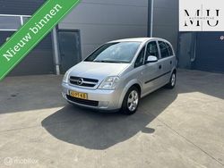 Grijs Gebruikt 2004 Opel Meriva MPV | € 1.550 (Eerlijke prijs)
