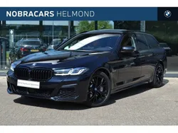 M carbonschwarz (donker zwart metallic) Gebruikt 2022 BMW 530e Comfort Edition Stationwagen | € 46.950 (Iets duurder)