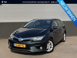 Grijs Gebruikt 2017 Toyota Auris Hybrid Hatchback | € 13.900 (Eerlijke prijs)