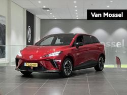 Rood Gebruikt 2023 MG MG4 EV Luxury Hatchback | € 23.495 (Eerlijke prijs)