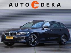 Zwart (metallic) Gebruikt 2020 BMW 320 Executive Stationwagen | € 23.950 (Goede deal)
