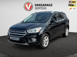 Zwart Gebruikt 2017 Ford Kuga ST-Line SUV | € 14.950 (Eerlijke prijs)